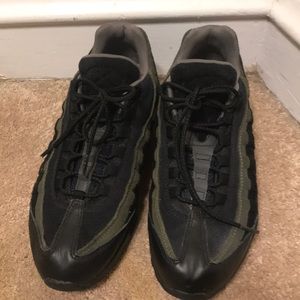 Men’s Black and Gray Nike Air size 10 sneakers